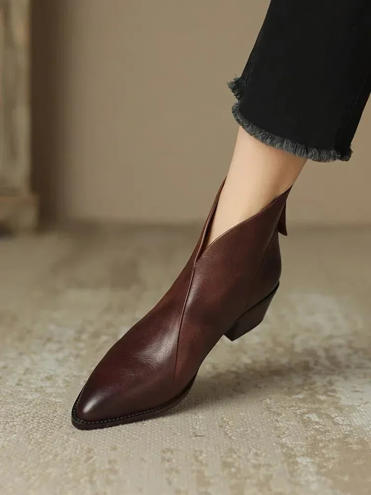 Women Faux Leather Pointy Ankle Boots Vintage Chelsea Boot Autumn PU Leather Ankle Boots.