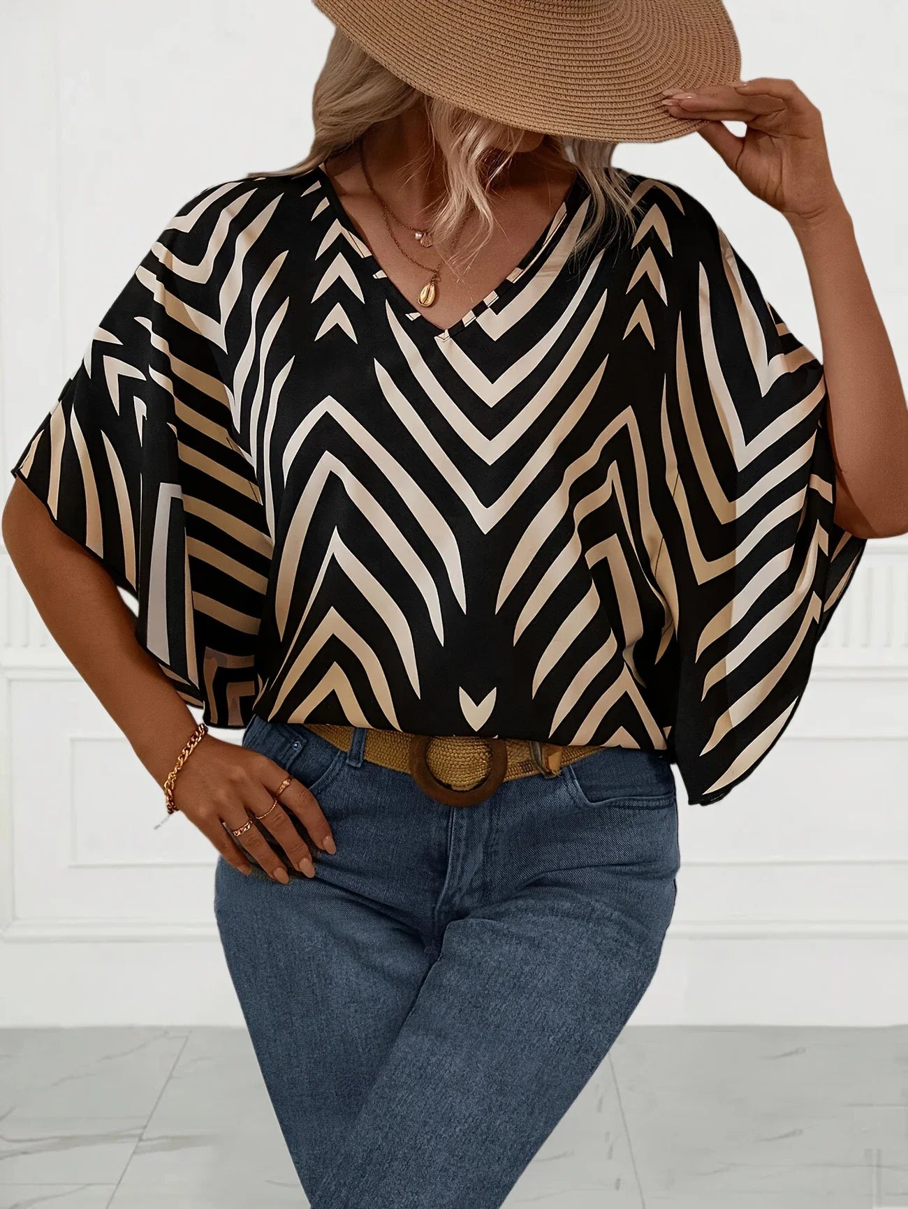 Plus Size 1XL-5XL Women's V-Neck Loose Striped Bat wing Sleeve Casual Short Sleeve.