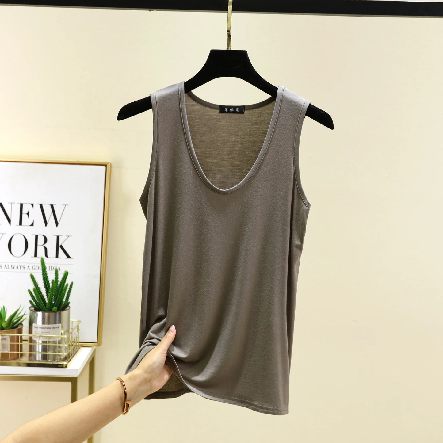 Plus size Women's tank Tops U-Neck Summer Loose Tee