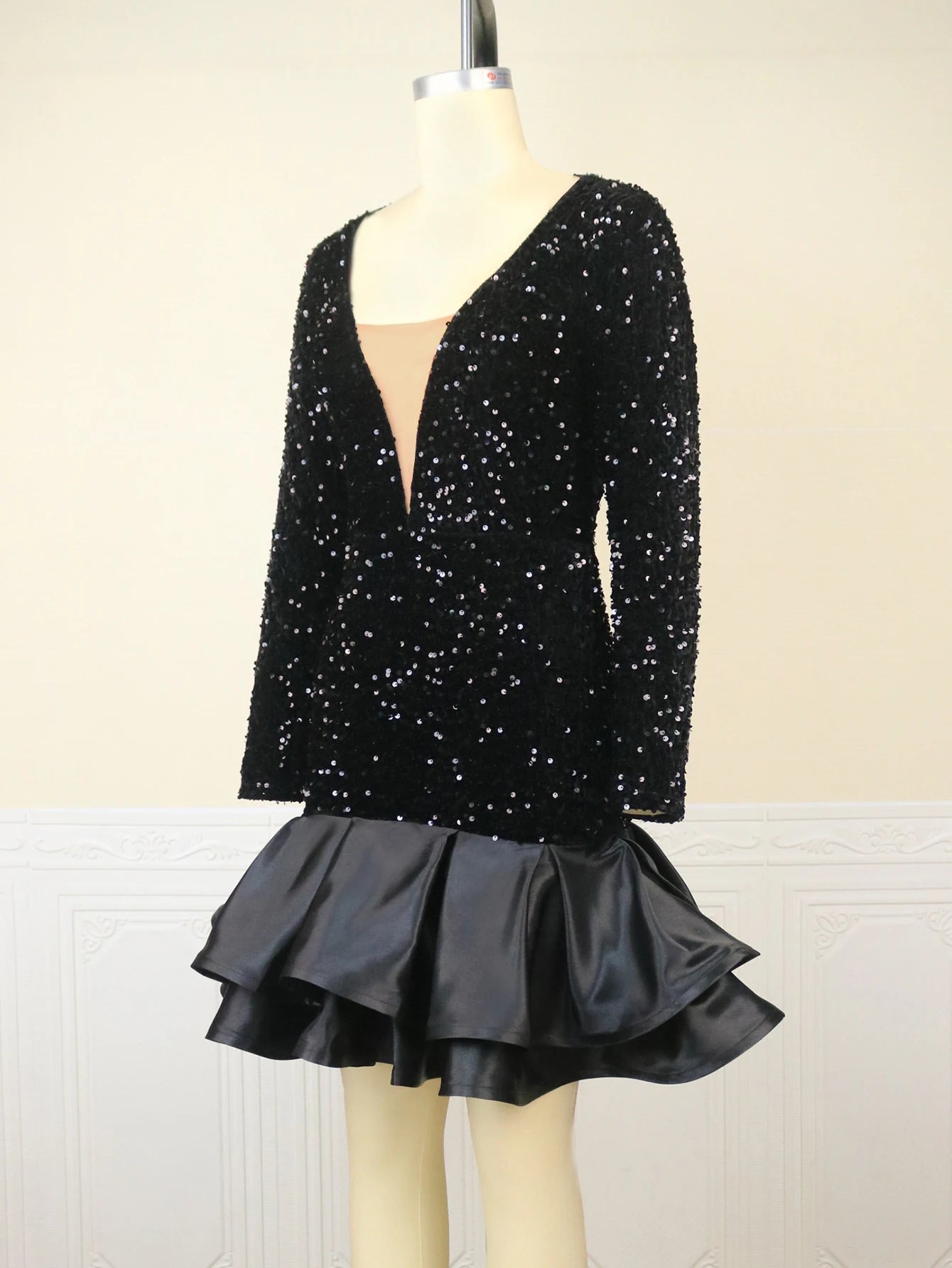 Plus Size Sexy Sequin Dress Black Velvet Deep V Neck Ruffle Shiny ladies Dress