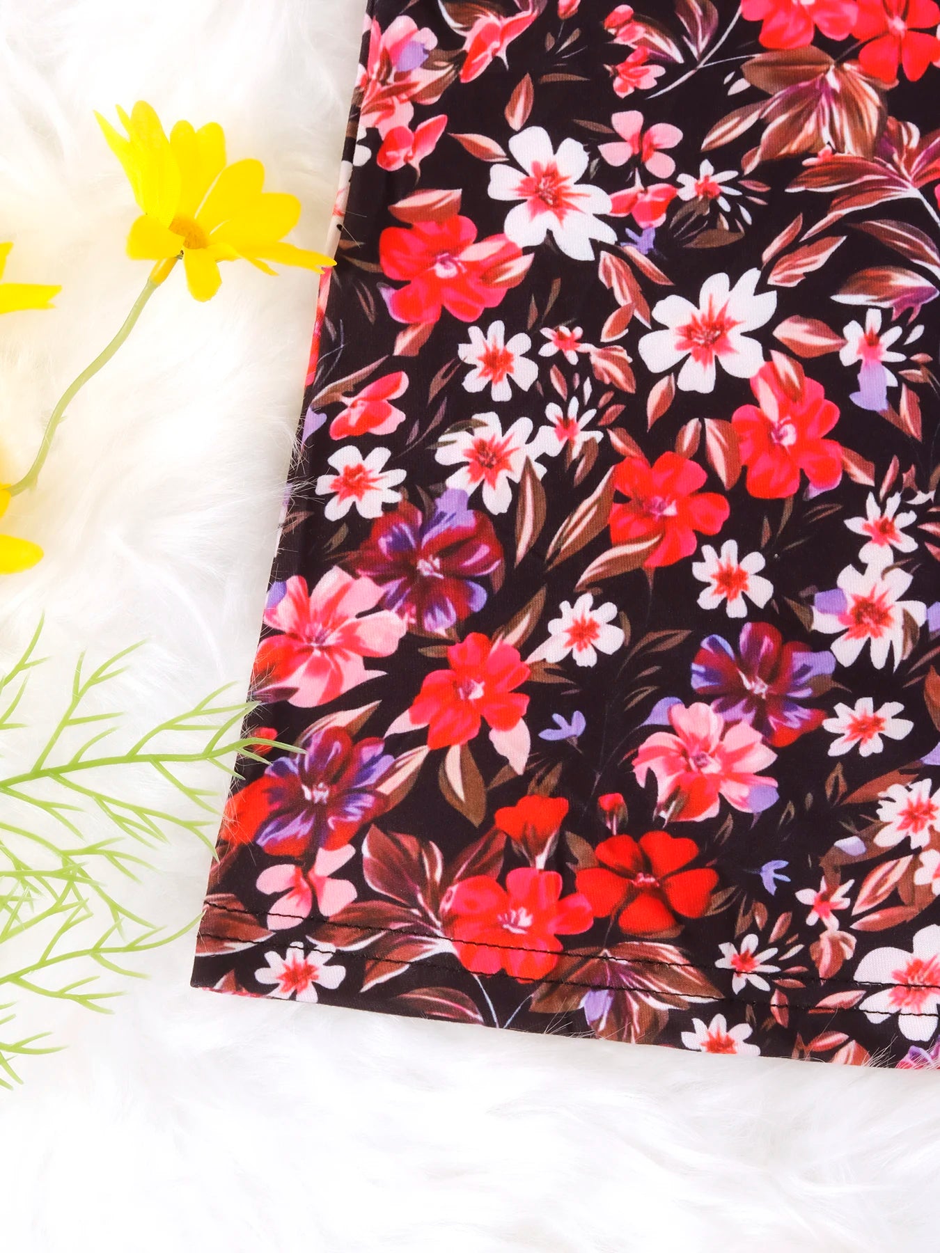 Plus Size Floral Print V-Neck Top Comfortable and Stylish Summer Tank Top for Women