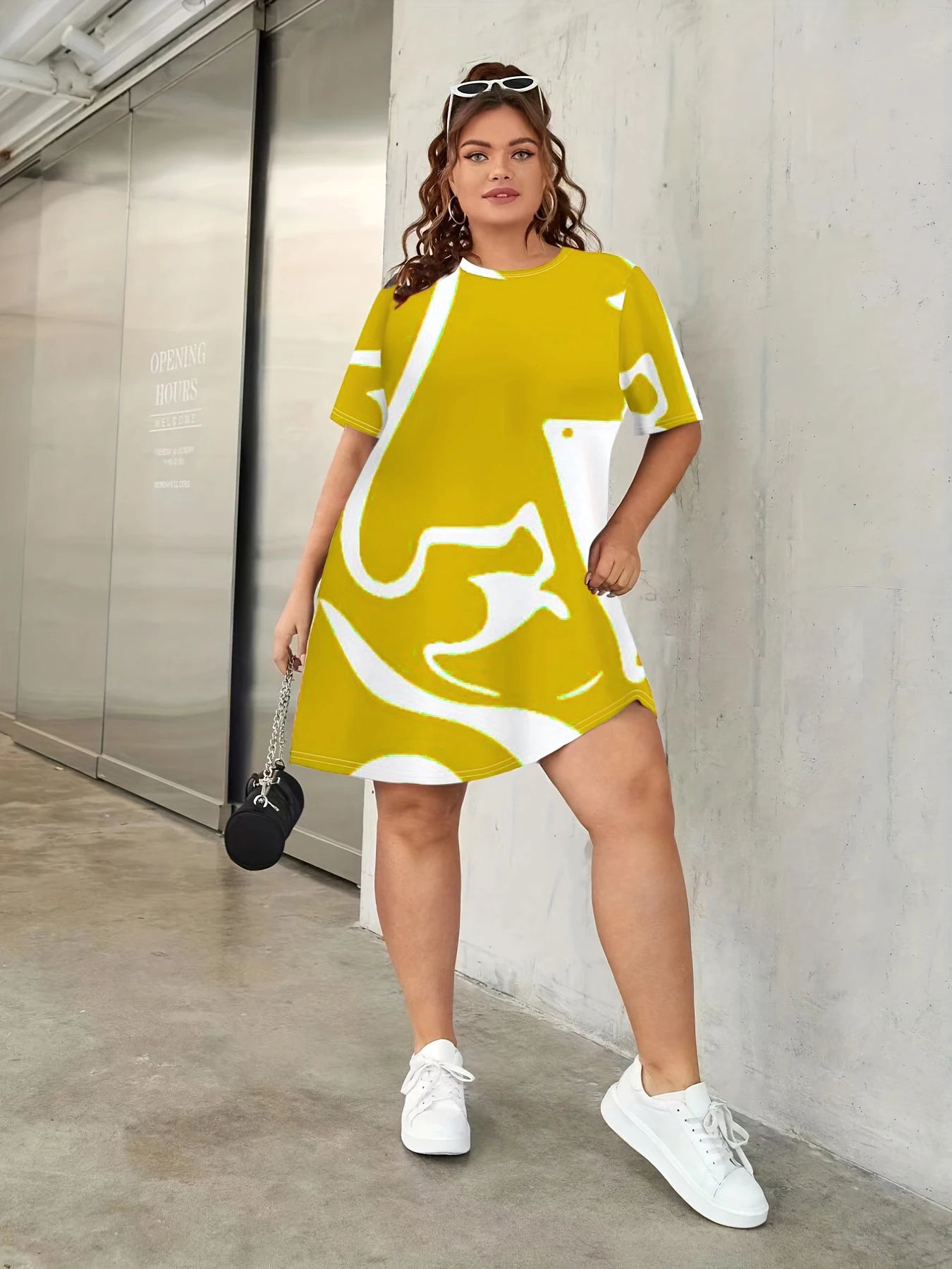 Plus Size Women's Casual Dress, Geometric Print Short Sleeve O-Neck Medium Elasticity