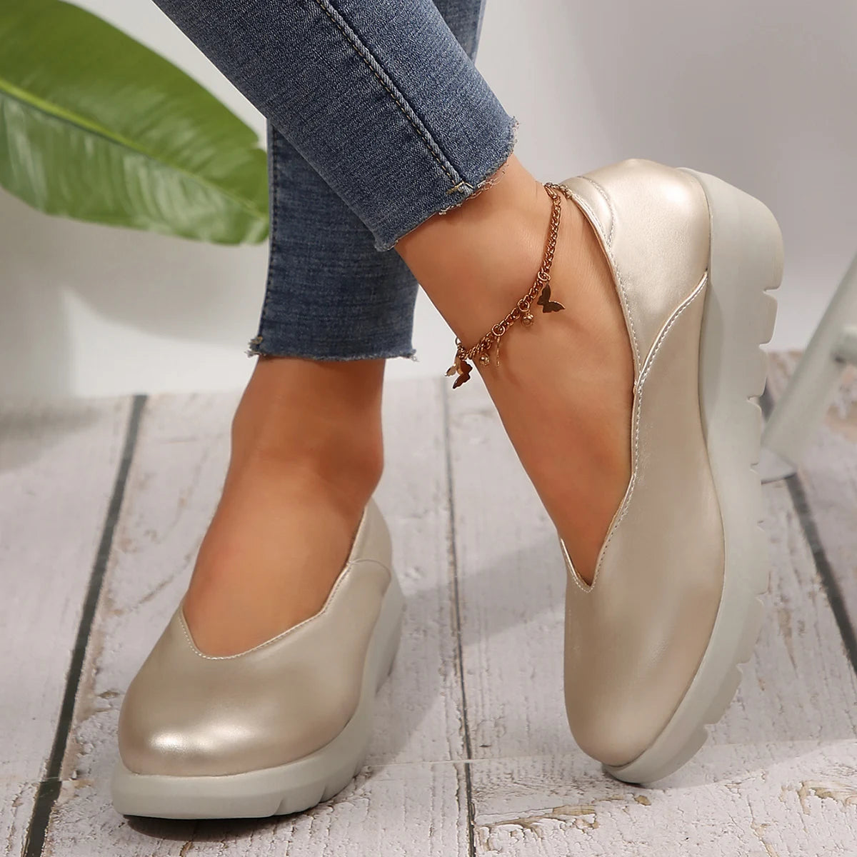 Women Fashion 2025 Spring Summer Lightweight Loafer Soft Sole Comfort Casual Shoe