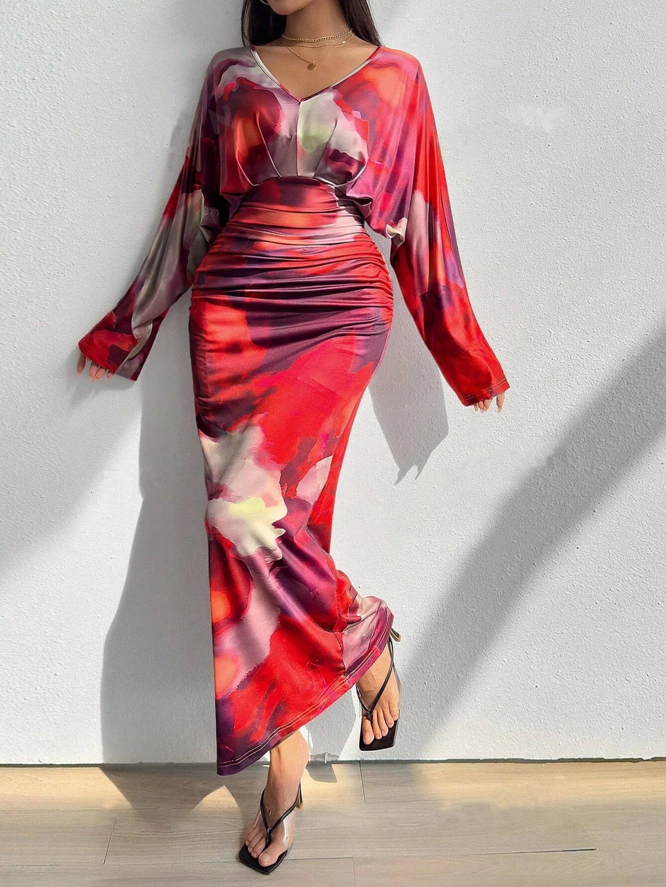 New V-neck pleated ladies sexy slim European style trendy long dress. S-XL