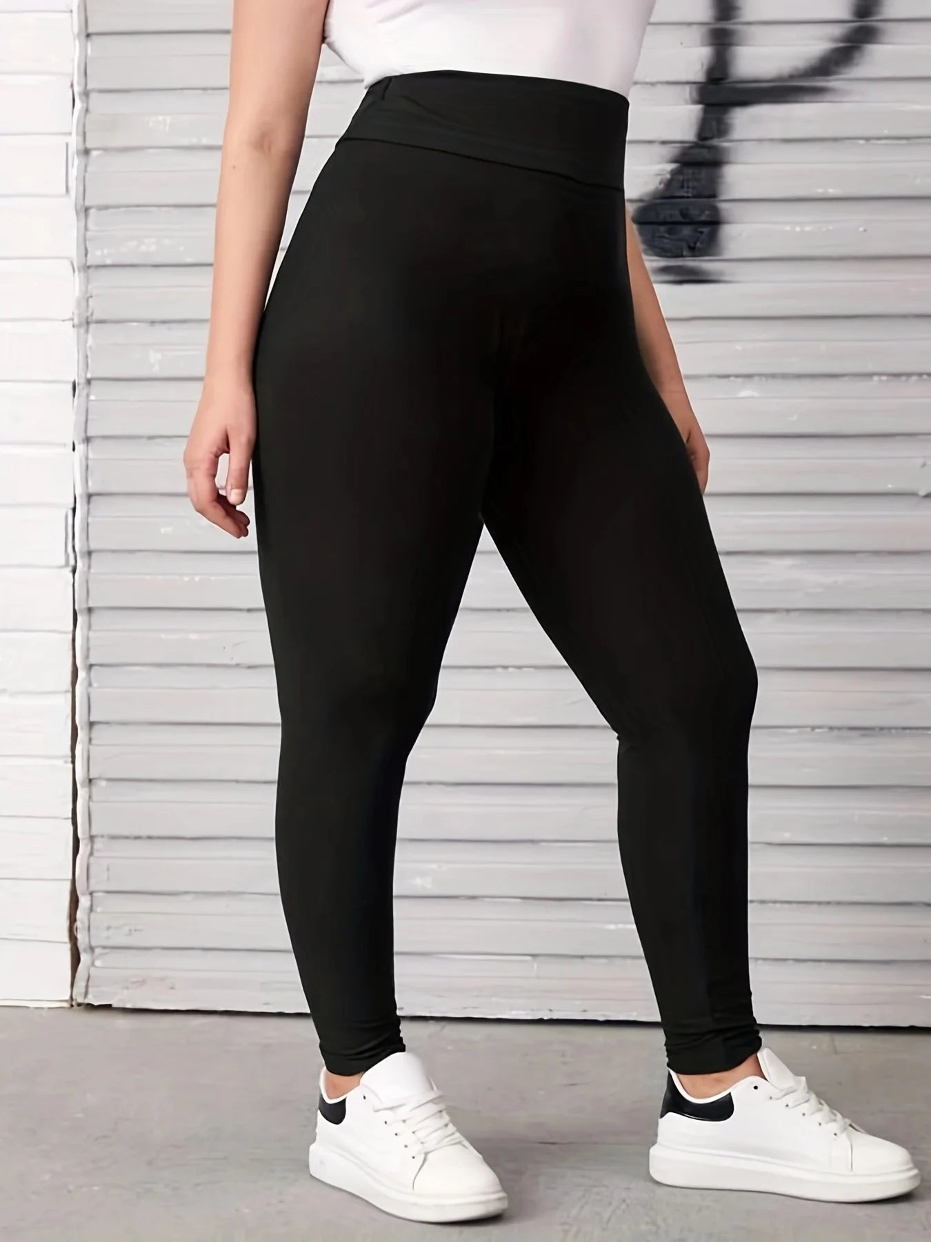 Black Plus-size High Waist stretch Leggings.