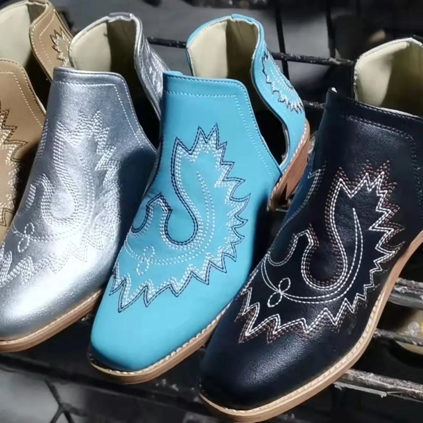 Women Flower Embroidered Cowboy Ankle Boots Casual Comfortable Boot/Shoe. 36-43