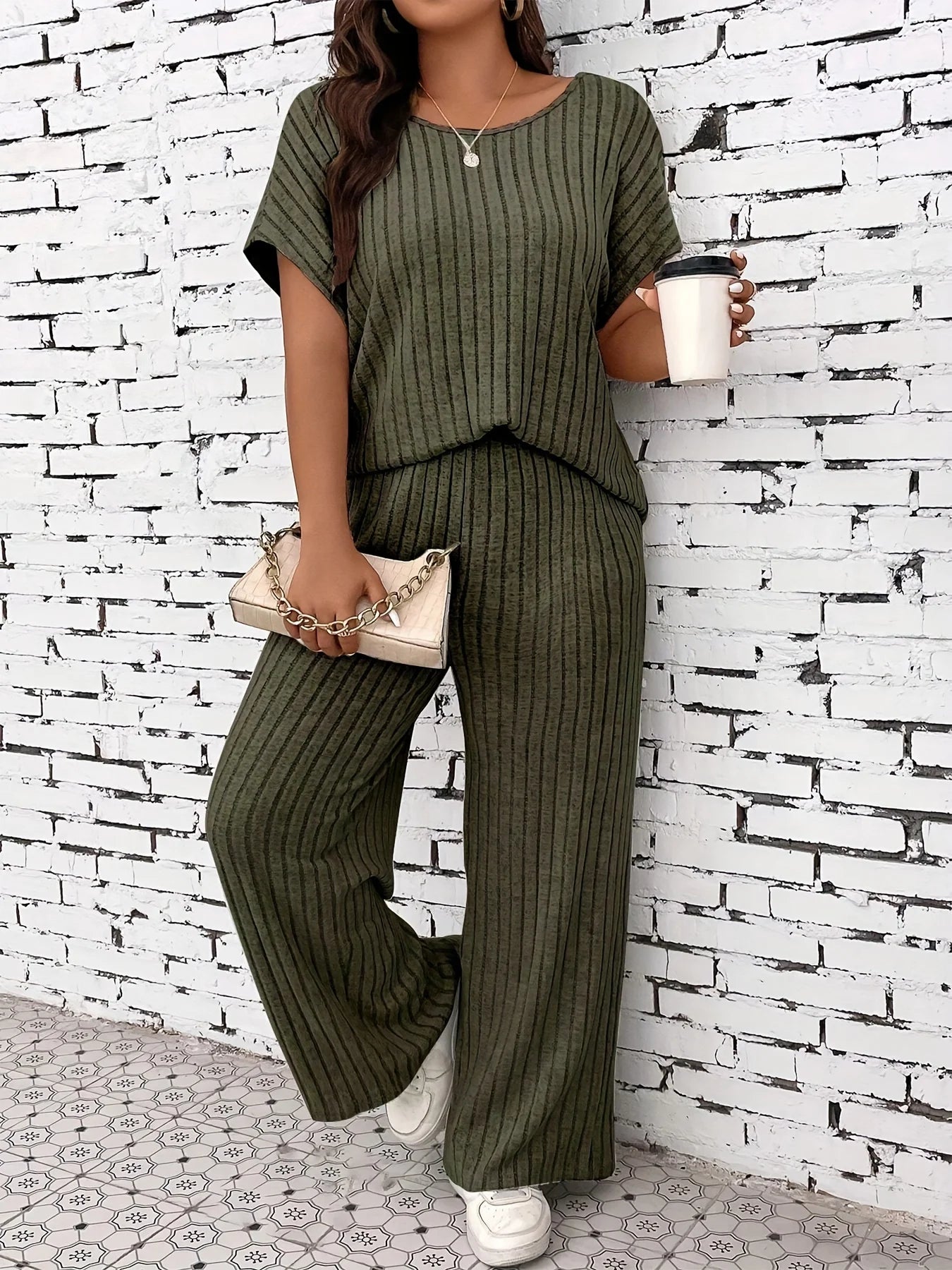 Plus Size Women’s Casual Two-Piece Outfit Striped Top and Wide-Leg Pants Set Comfortable For Everyday Wear