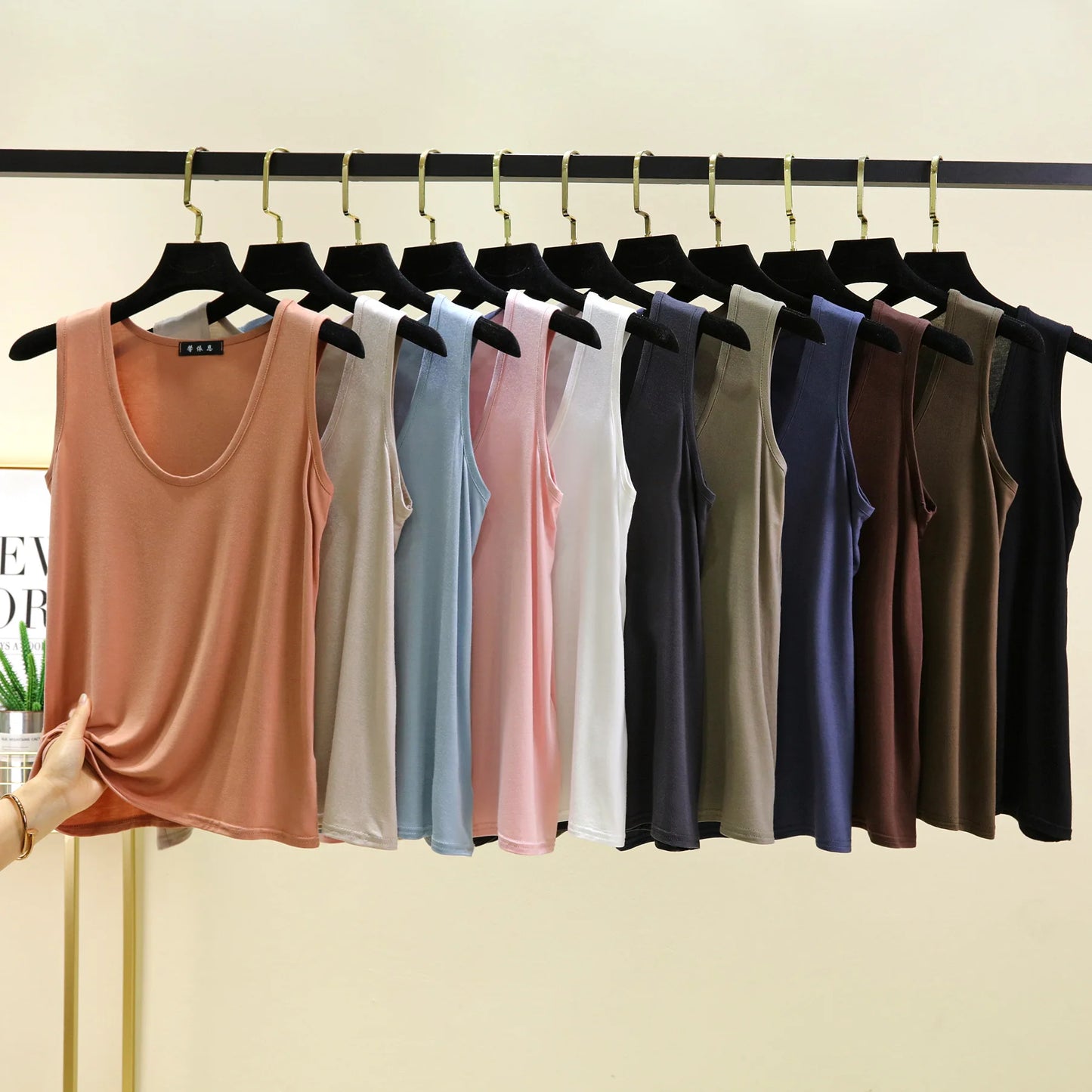 Plus size Women's tank Tops U-Neck Summer Loose Tee