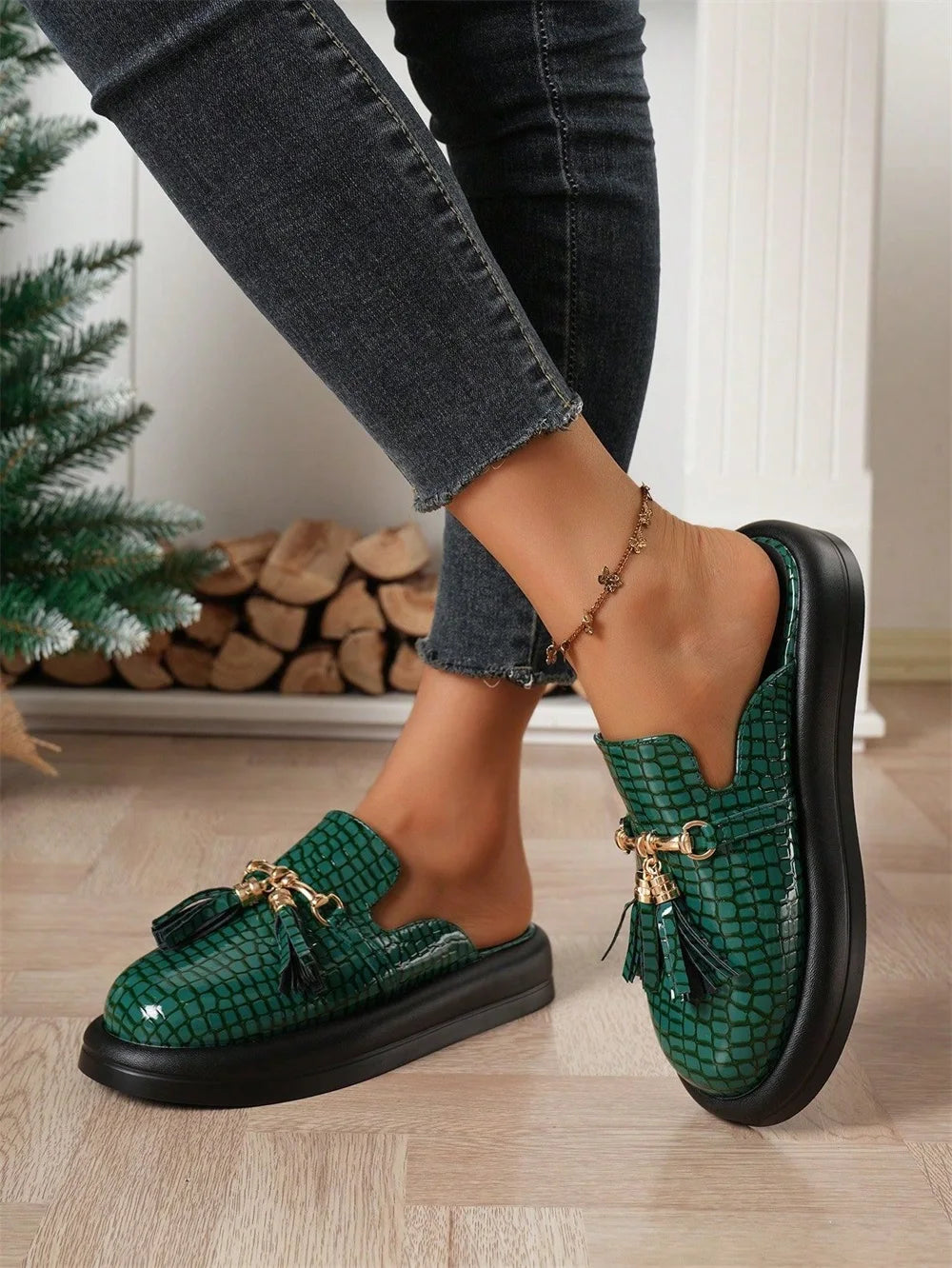 2025 Summer Mules New Fashion Ladies Closed Toe Slip On Comfy Shoe.