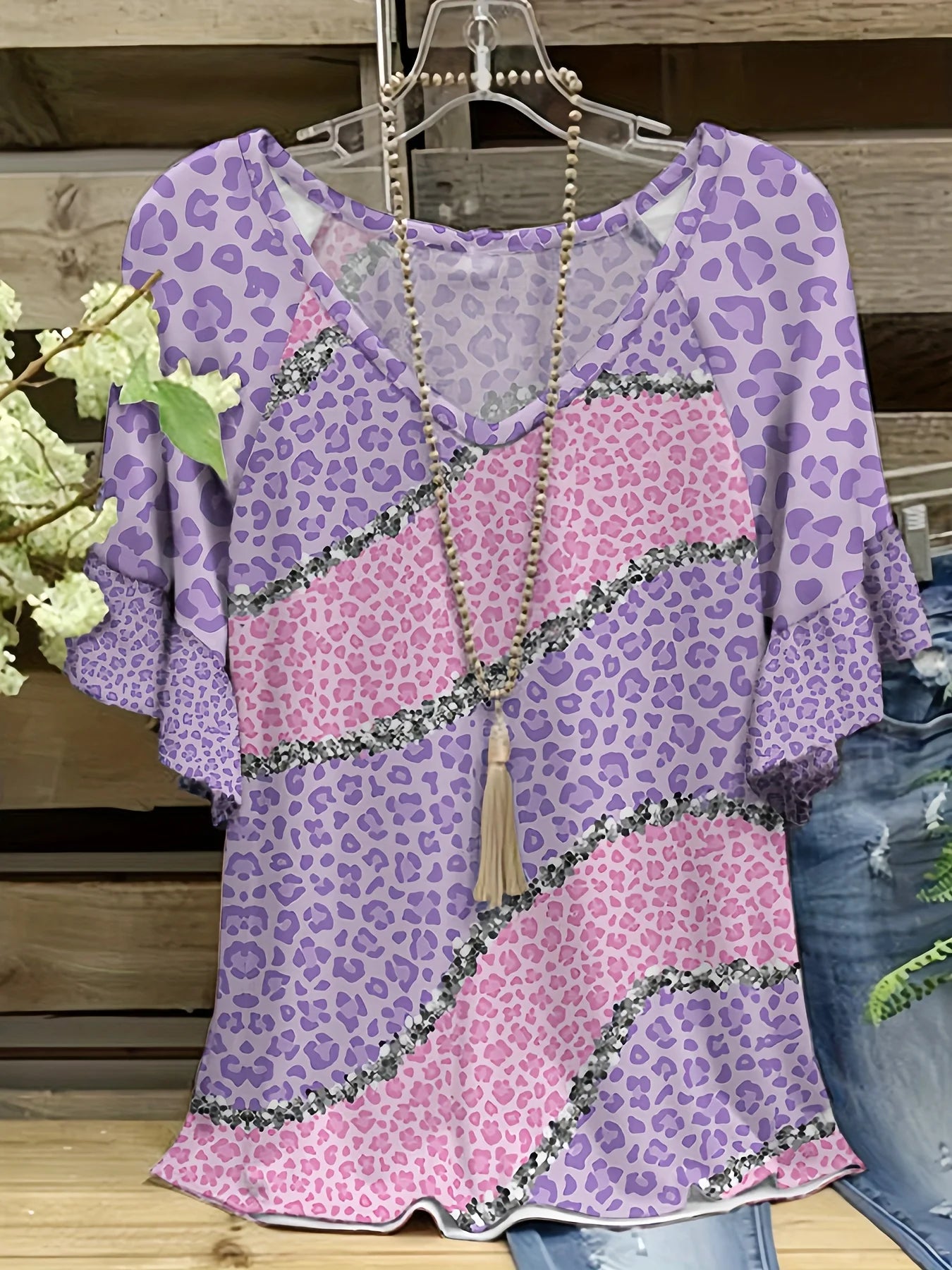 Plus size women's casual fashion V-neck short-sleeved shirt plus size women's