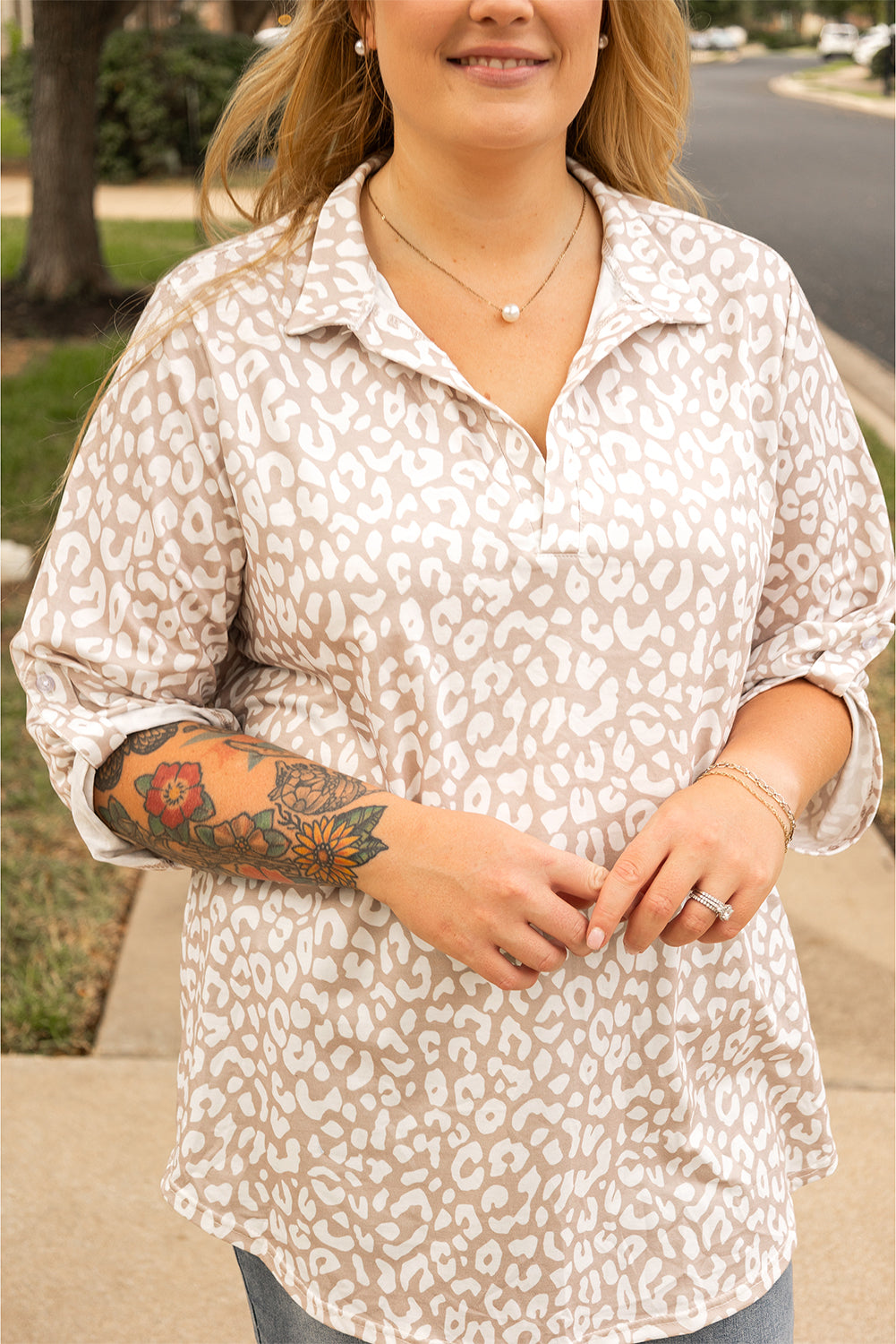 Leopard Print Tab Sleeve V-Neck Top | Plus Size | Light Taupe | 1X–4X