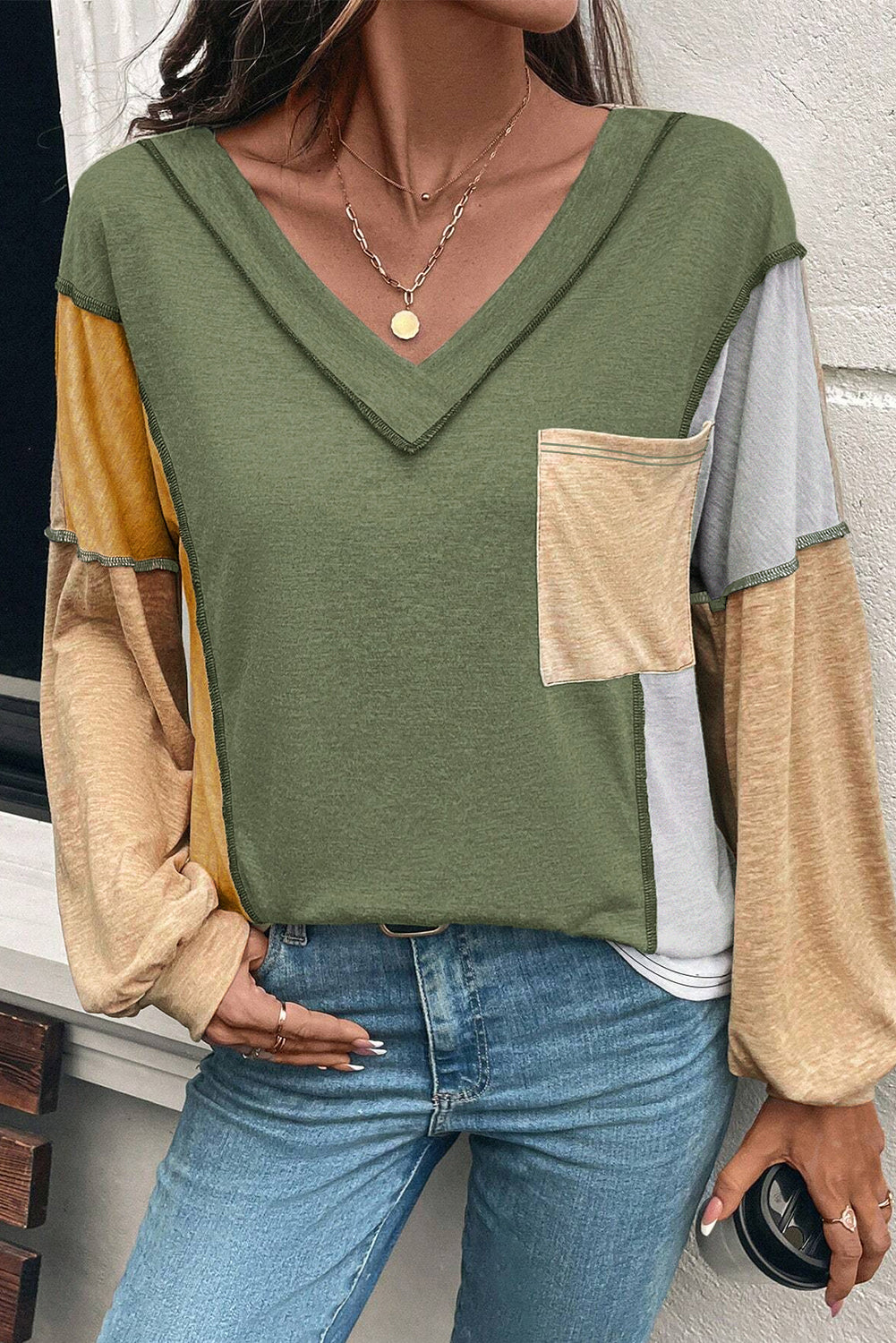 Exposed Stitching Colorblock V-Neck Top in Jungle Green