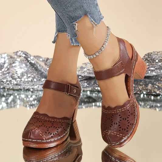 2025 New Ladies Shoes Closed Toe Women's Sandals Fashion Hollow Out Summer Retro Casual Best Seller Comfort Sandals.