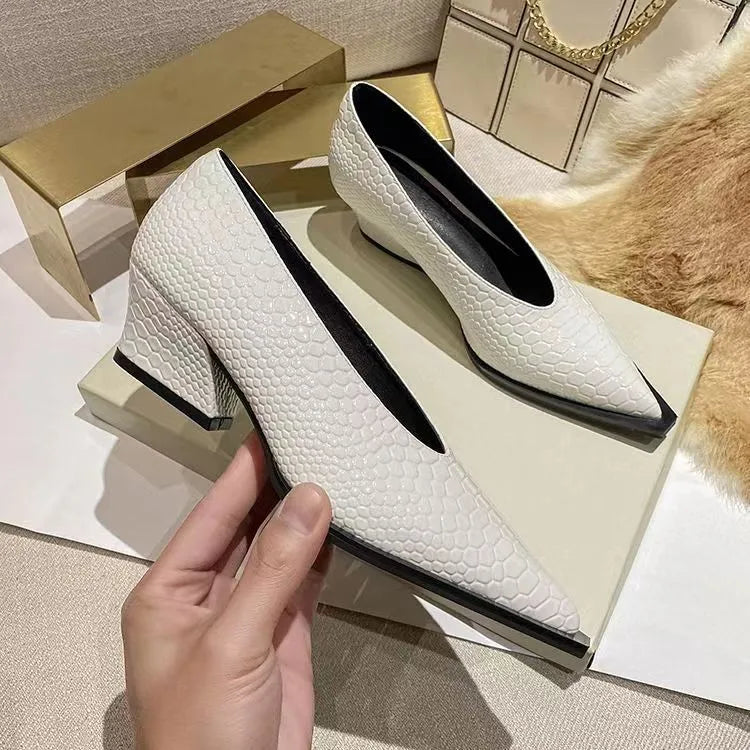 Slope Heel Pointed Toe V Mouth Women's Shoes 4cm Women's Retro Shoes