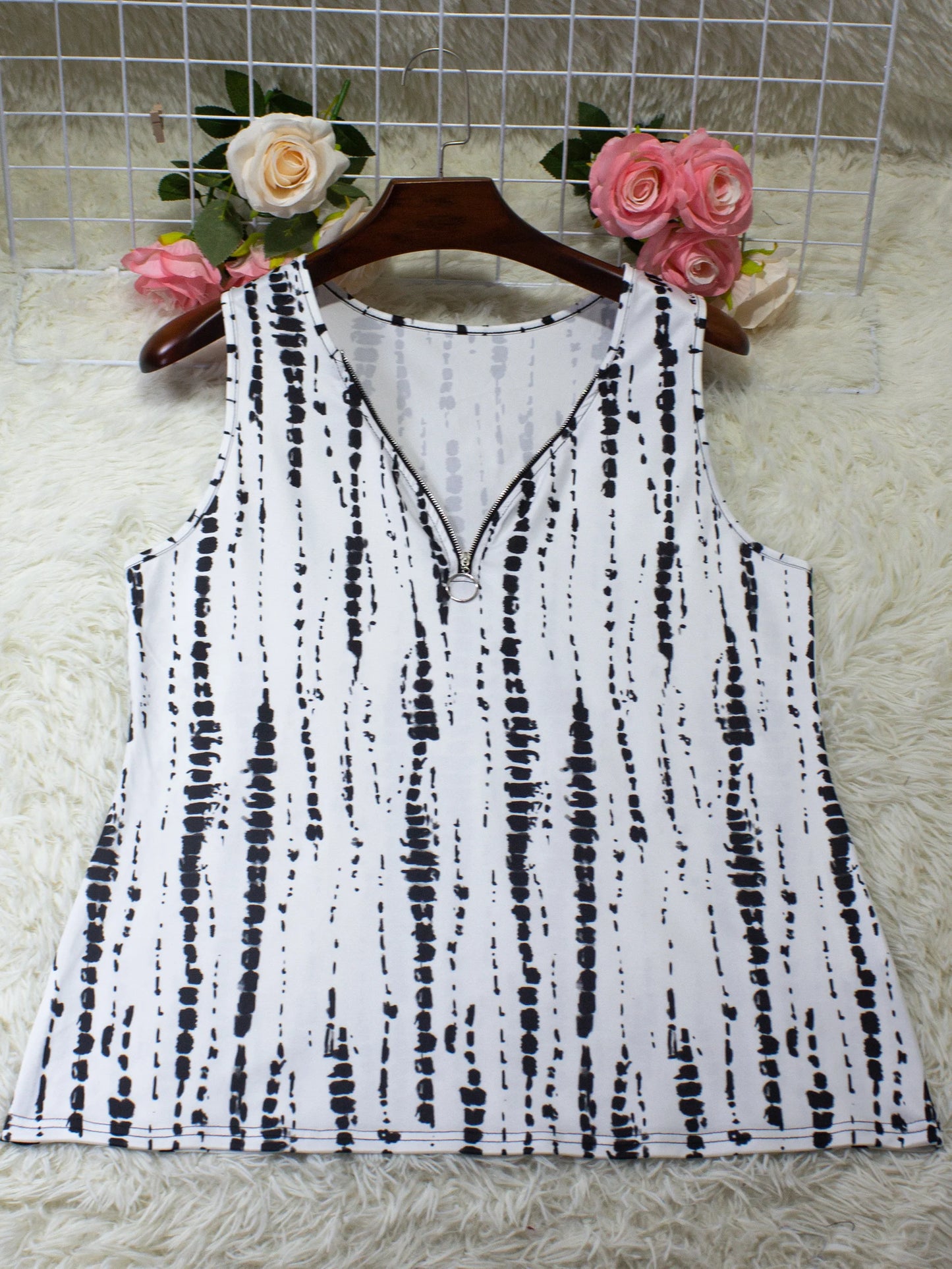 Plus Size Women's Print V-Neck Zipper Elegant Loose Fit Top for Casual Fashion