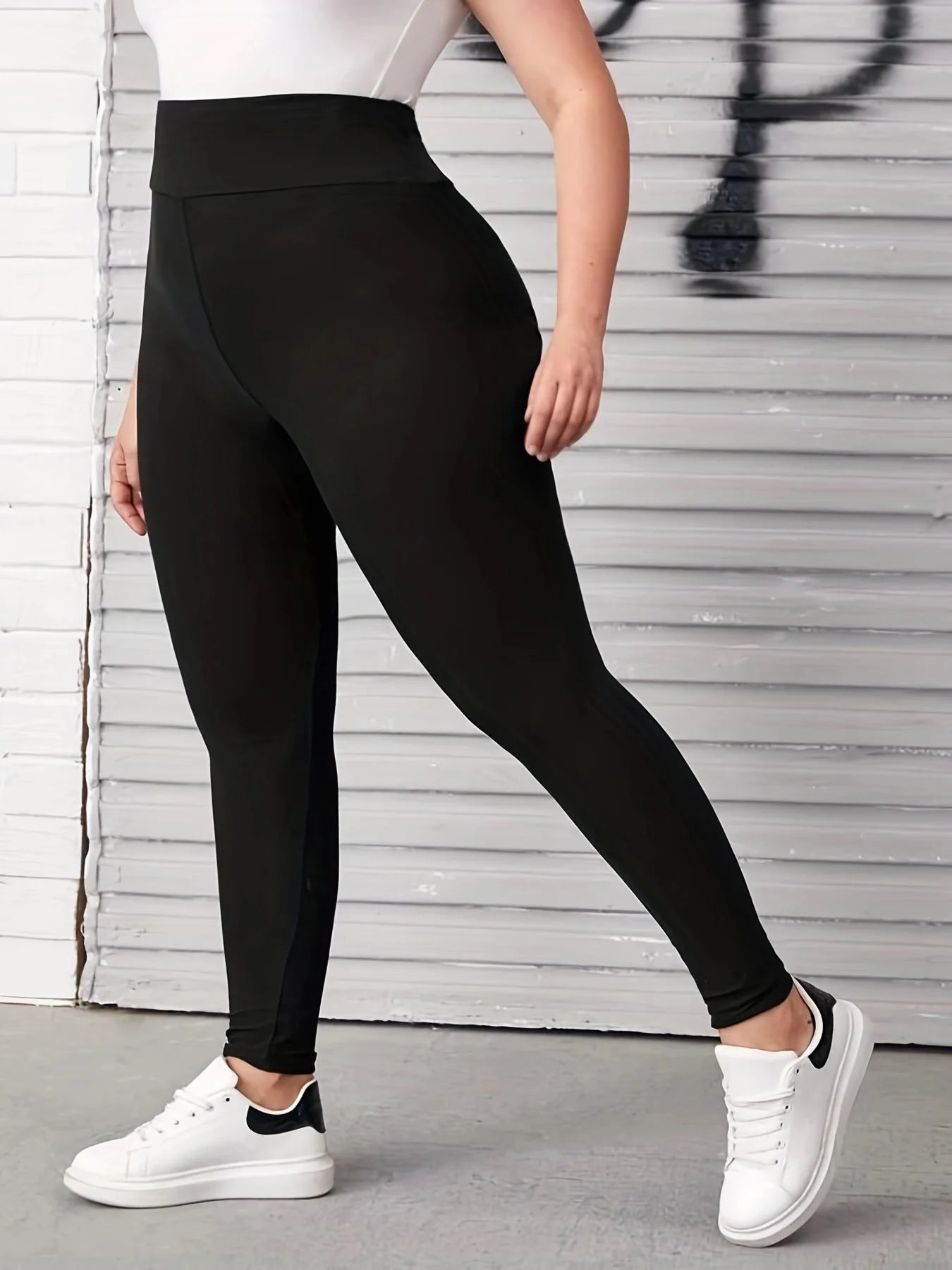 Black Plus-size High Waist stretch Leggings.