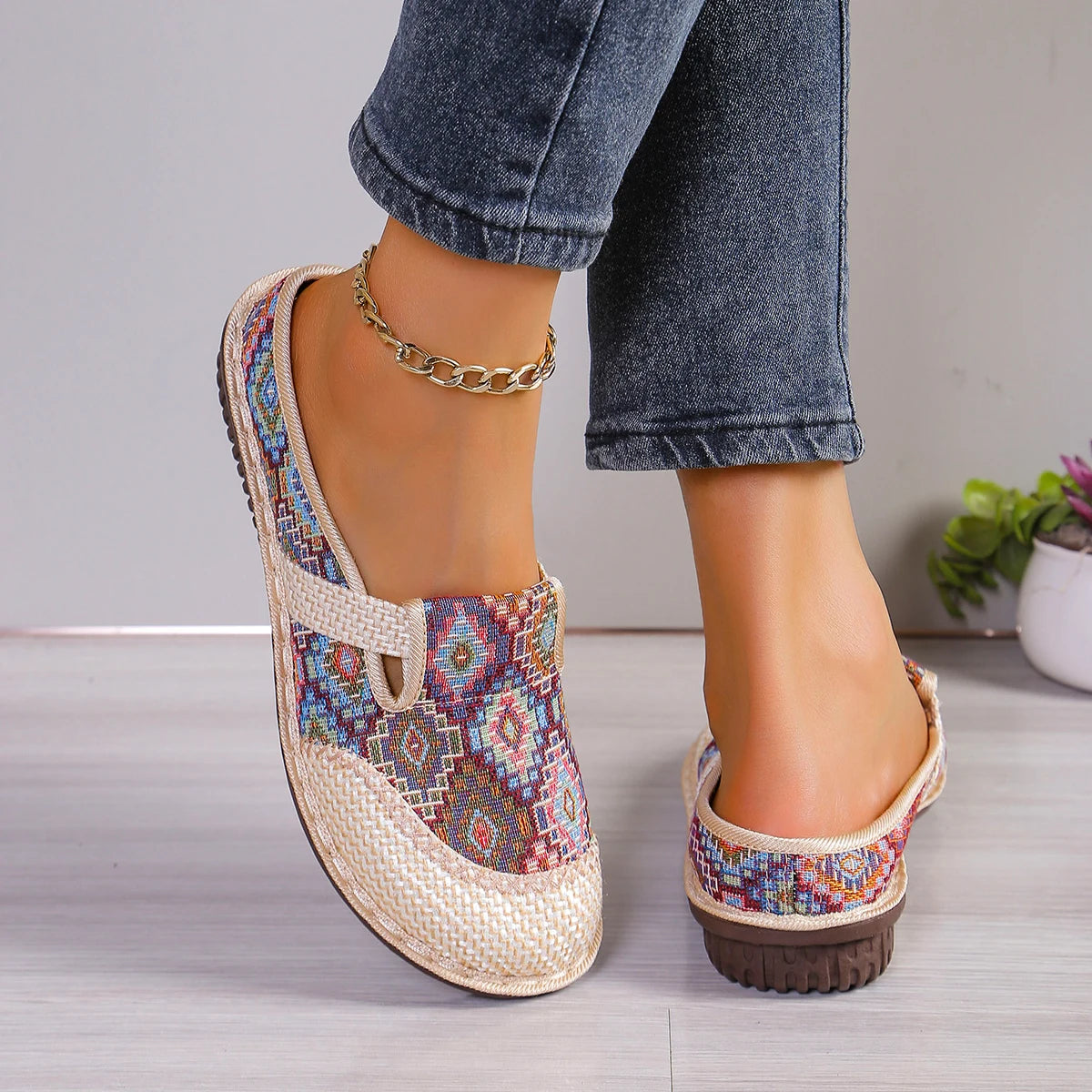 High Quality Women's Geometric Print , Soft Sole Lightweight Slip On Casual Shoe