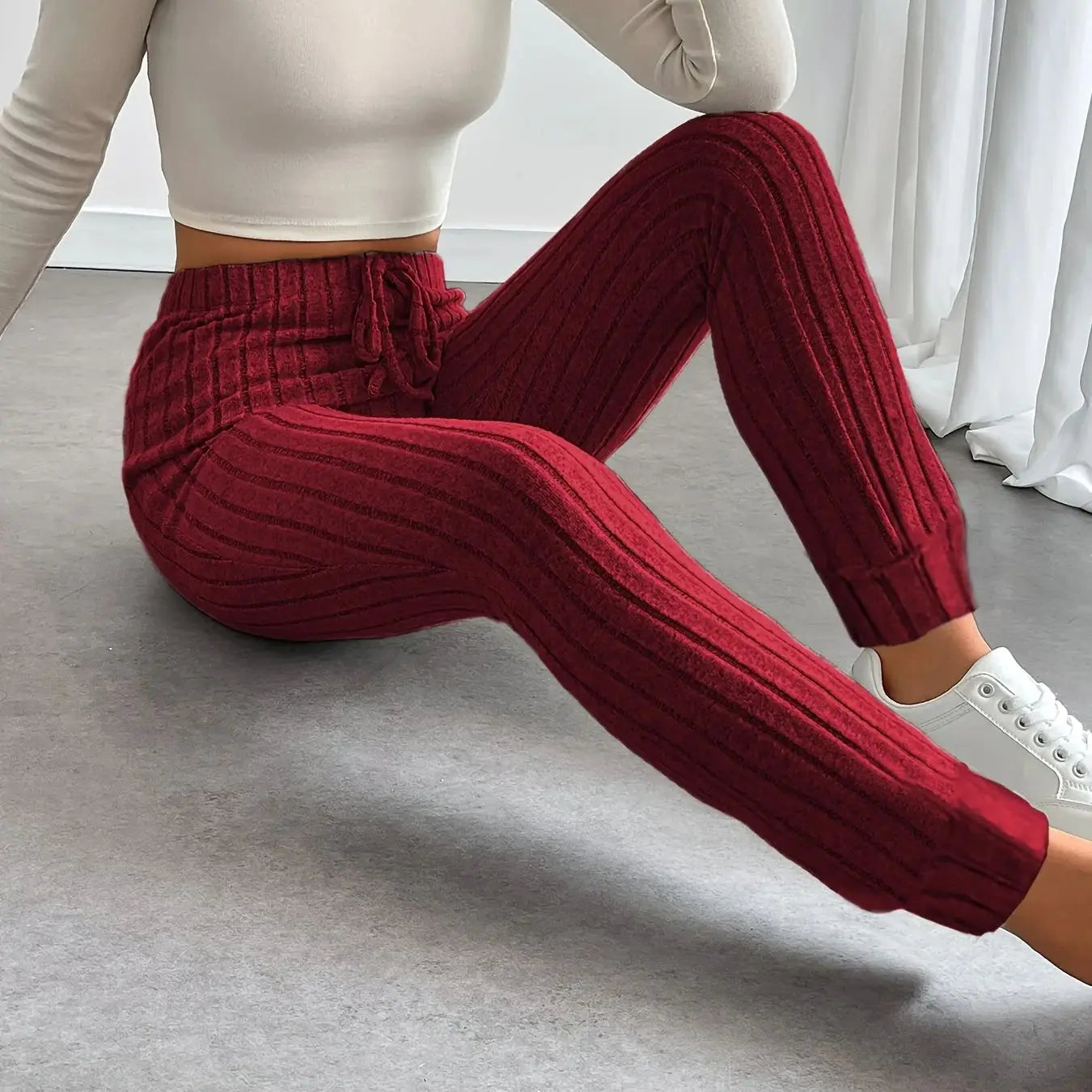 Women's straight-leg slim-fit pants with a tightened waistband and tapered leg design, comfortable and fashionable everyday wear.  XS-2X