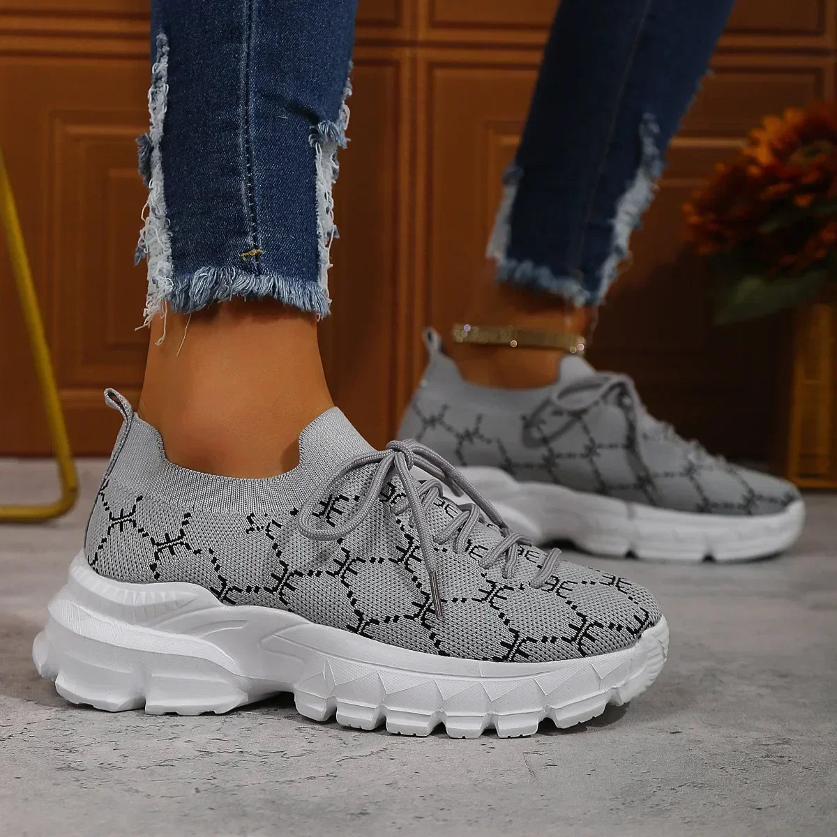 Women's Mesh Knitting Flat Shoes Lace-up Round Toe Breathable Sneakers Women Autumn Soft Sole Footwear Woman Wedge Sport Shoes