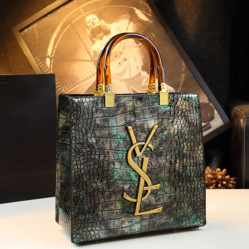 2025 New Arrival All-match Crocodile Pattern Atmospheric Middle-aged Women's Large Capacity Tote Bag .