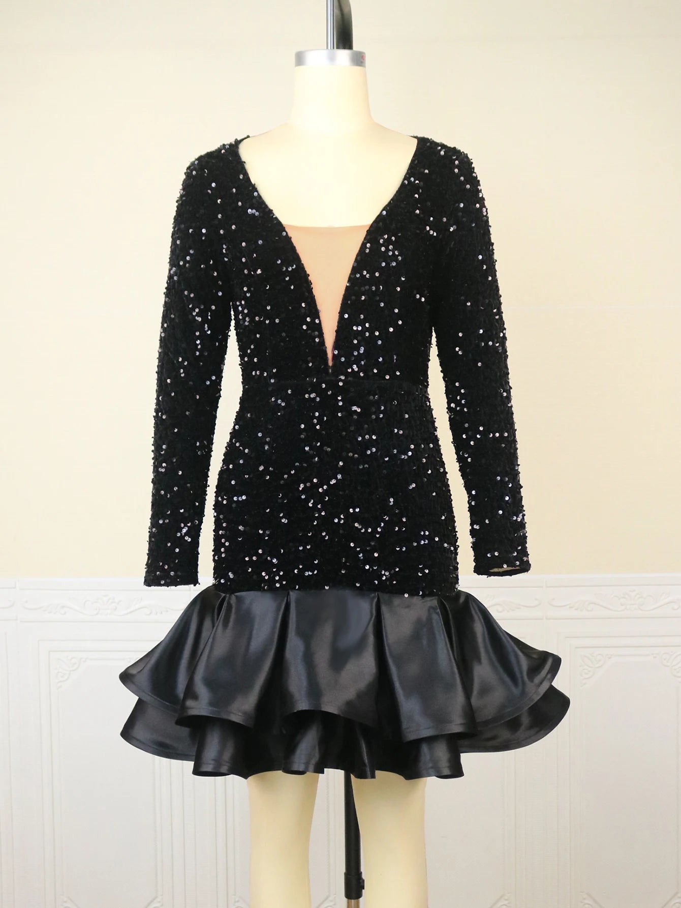 Plus Size Sexy Sequin Dress Black Velvet Deep V Neck Ruffle Shiny ladies Dress
