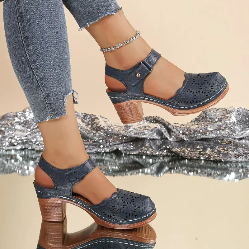 2025 New Ladies Shoes Closed Toe Women's Sandals Fashion Hollow Out Summer Retro Casual Best Seller Comfort Sandals.
