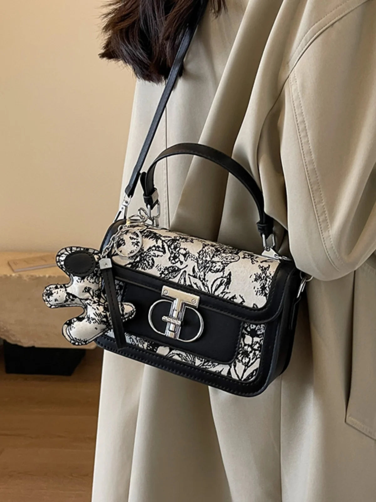 Popular Square Cross-body Bag For Women Luxury Designer Brand Flower Handbag / Tote Bag