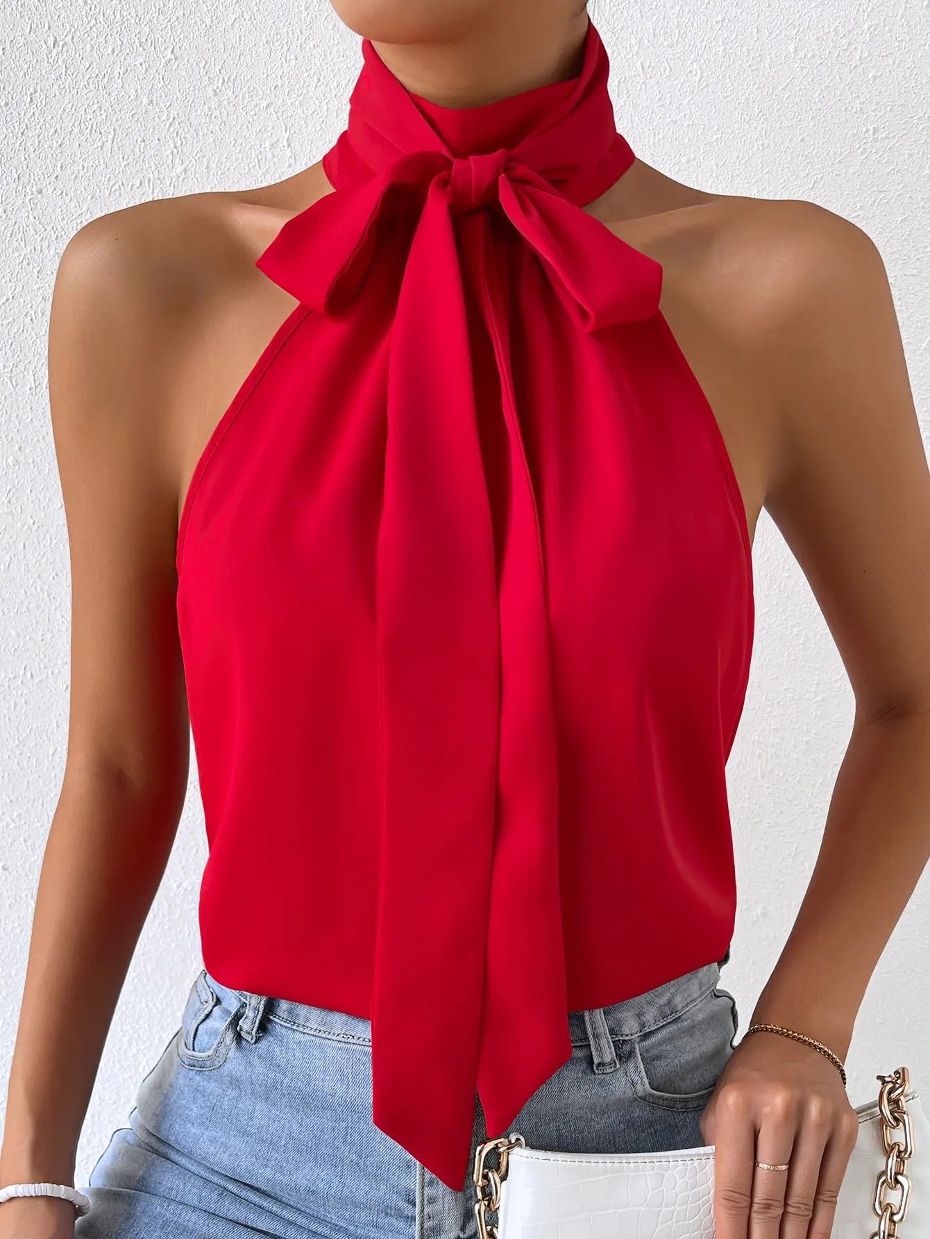 Stylish and elegant women's halter sleeveless knot off-the-shoulder sexy women's shirt.  XS-L