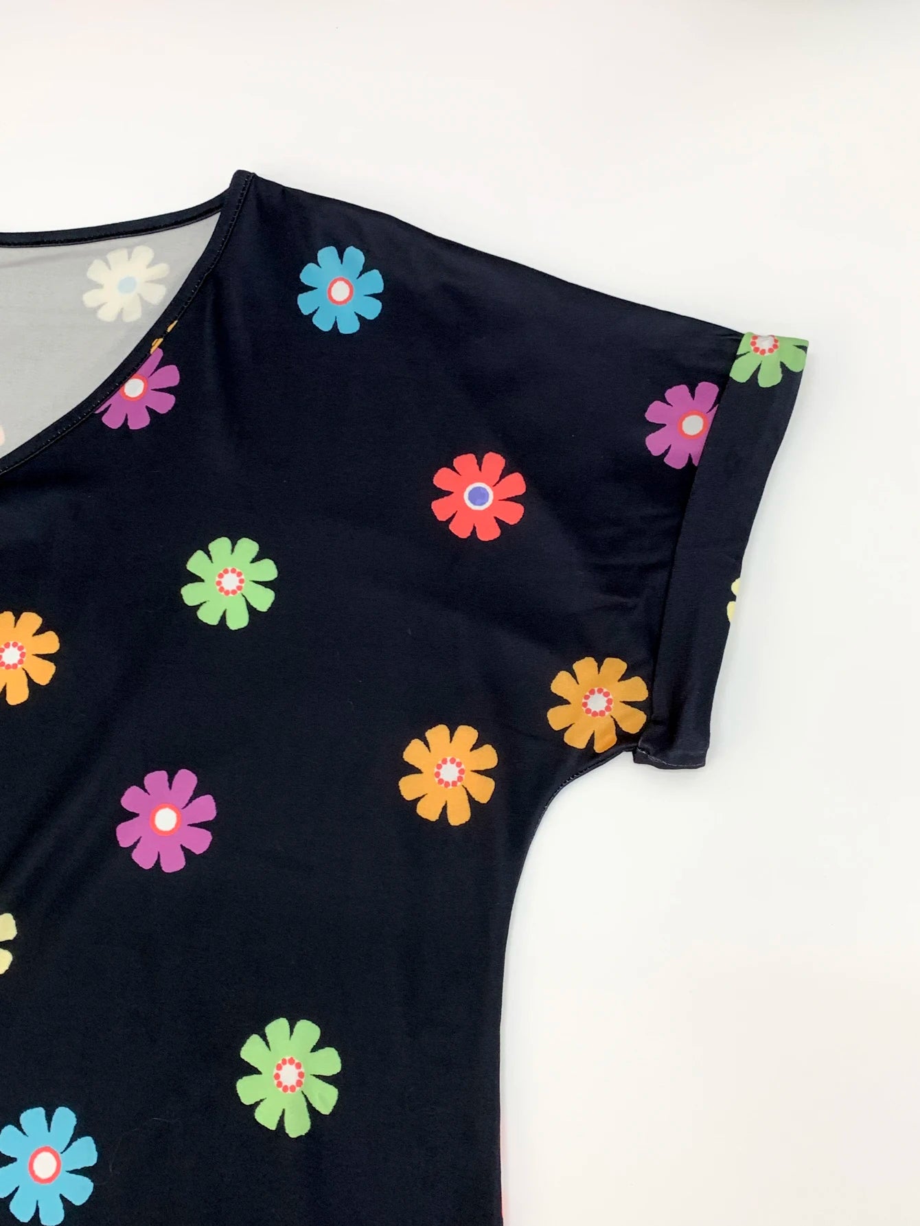 Plus size women's floral print V-neck shirt casual style perfect for spring and summer