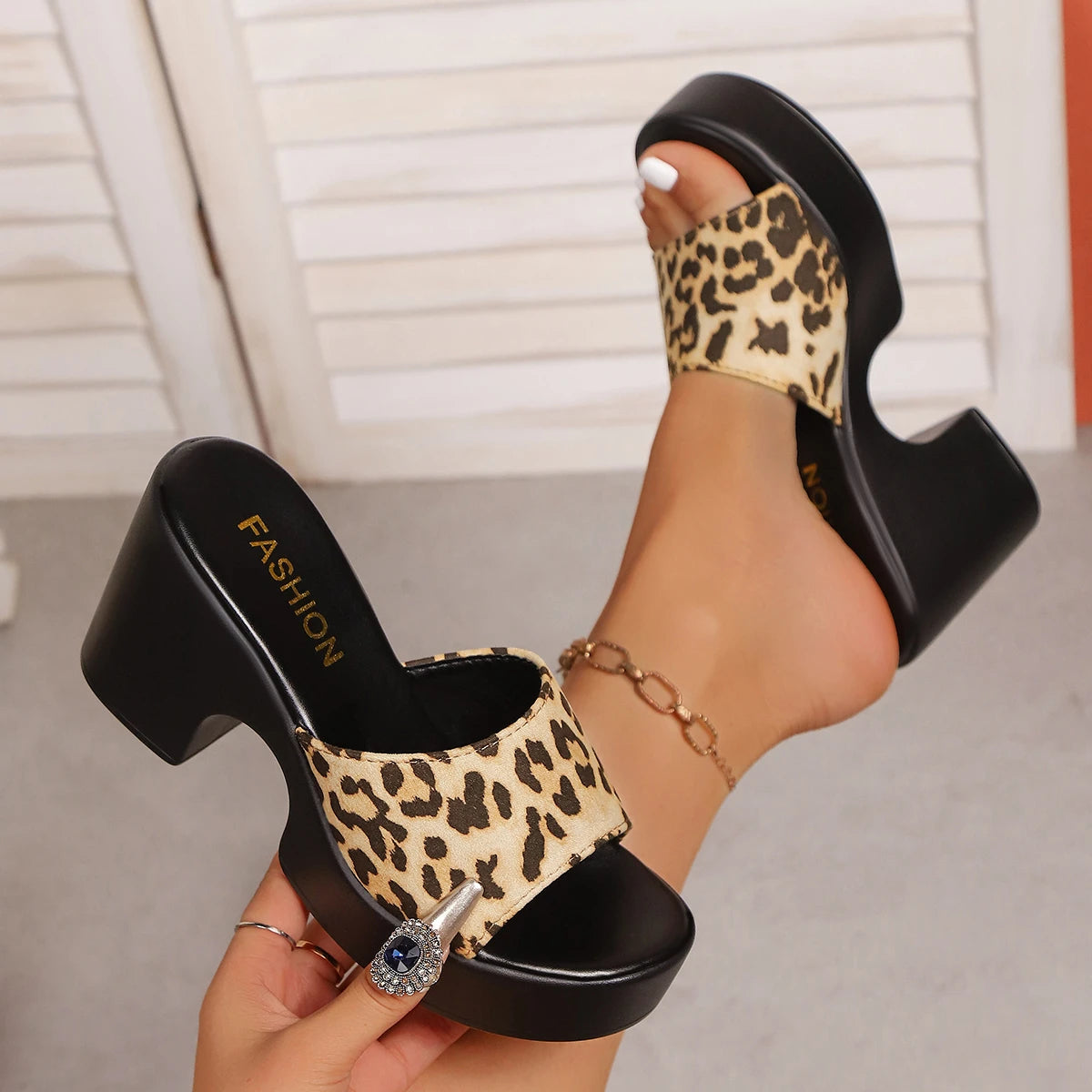 Summer Women Sandals Open-Toe Thick Platform Outdoor Chunky Heel Fashion.