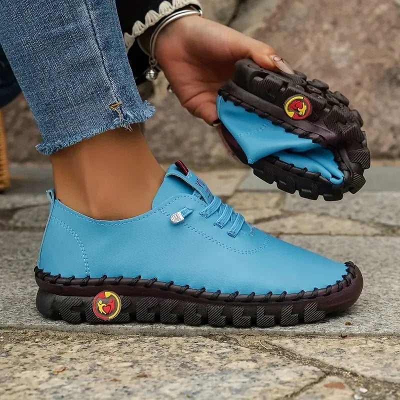 New Women Sneakers Comfortable Soft Leather Loafers Shoe for Women Hand Sewn Thread Mom Shoes Fashion Outdoor Sneakers Women