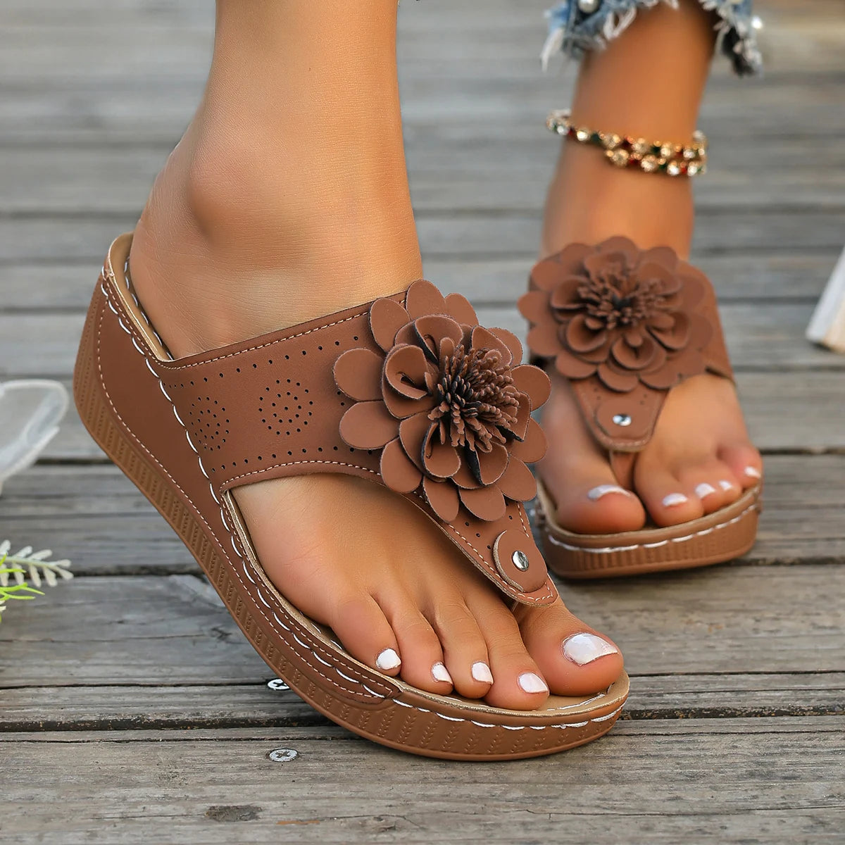 Platform Women 2025 Summer Clip Toe Wedge Sandal Light  Weight Thick Bottom.