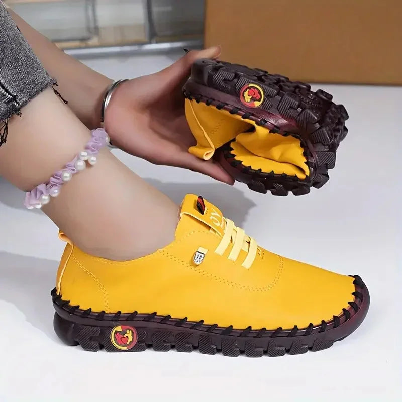 New Women Sneakers Comfortable Soft Leather Loafers Shoe for Women Hand Sewn Thread Mom Shoes Fashion Outdoor Sneakers Women