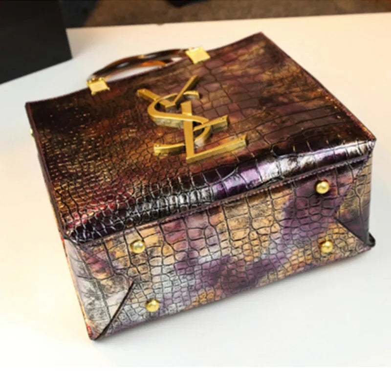 2025 New Arrival All-match Crocodile Pattern Atmospheric Middle-aged Women's Large Capacity Tote Bag .
