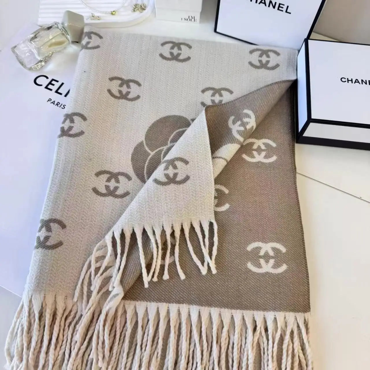 Women's Double-Sided Cashmere Scarf - Luxury Winter Shawl with Tassel