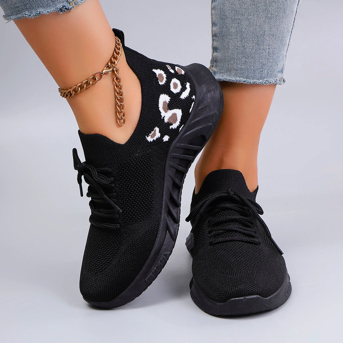 Women's summer breathable mesh casual sneakers shoes.