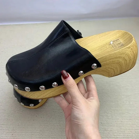 Women Clogs Metal Rivets Decoration Platform Sandals Outdoor Thick Sole Casual Clog