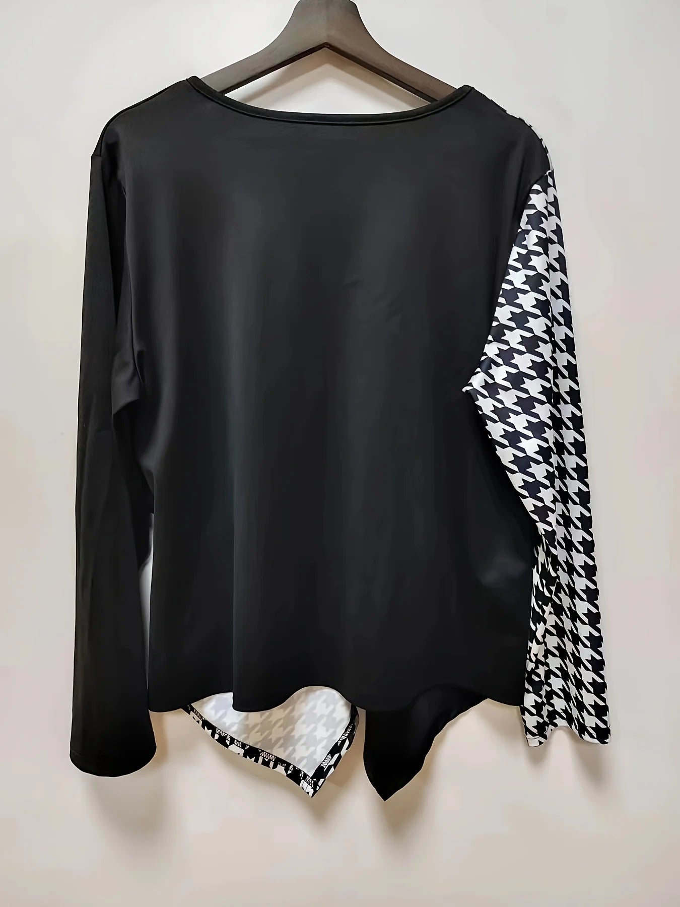 European Style Plus Size Women's Fitted Contrasting Top