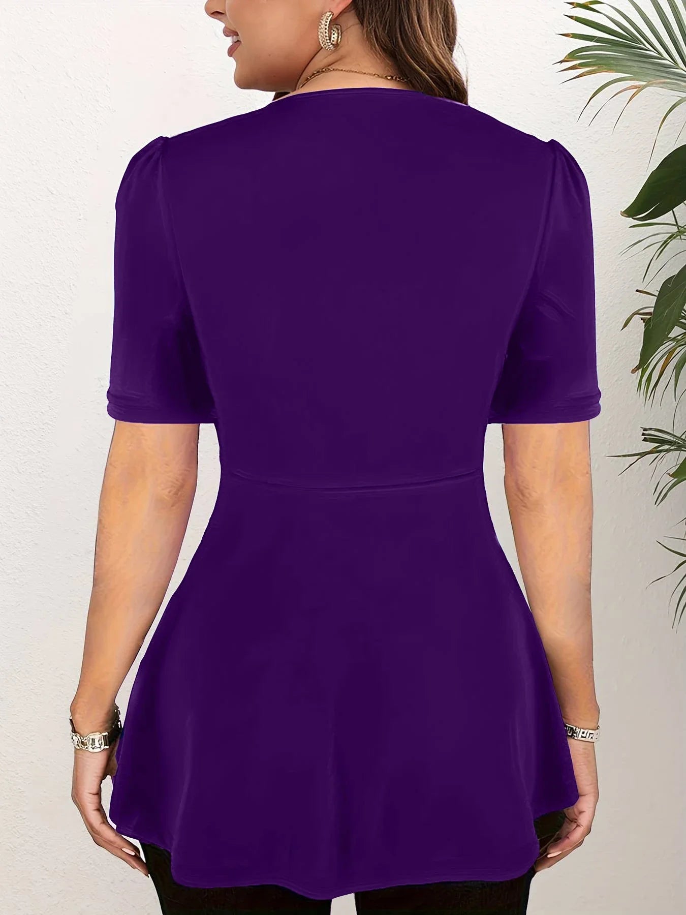 Plus Size V-Neck Twisted Short Sleeve Shirt Casual Fashion Top.