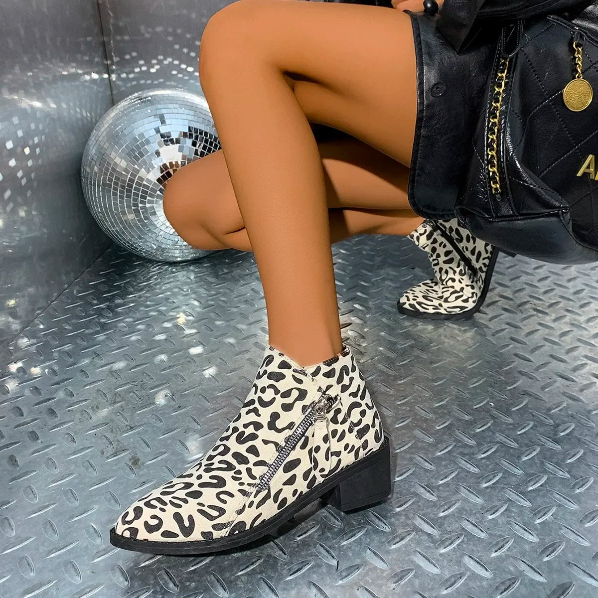 Leopard Print Short Boots Pointed British Style Zipper Non Slip Fashion Ankle Boot.