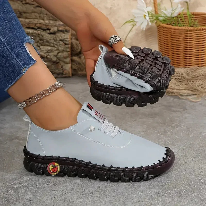 New Women Sneakers Comfortable Soft Leather Loafers Shoe for Women Hand Sewn Thread Mom Shoes Fashion Outdoor Sneakers Women