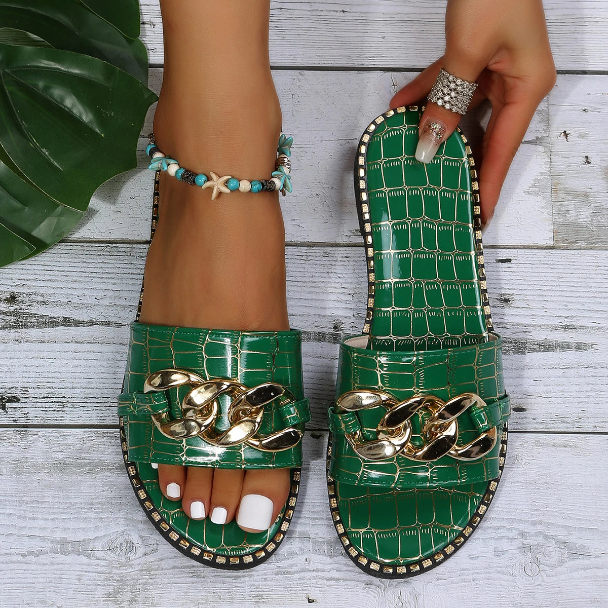 Women Fashion Sexy Chain Solid Colour Sandals New Roman Style Flats .