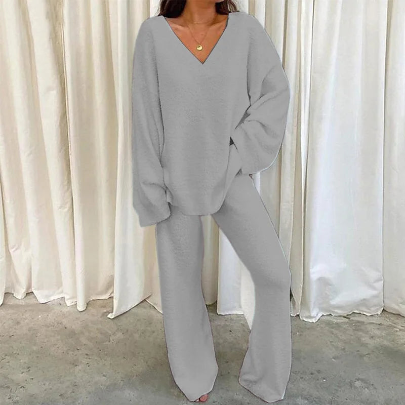 Women's Two-Piece Comfortable Casual V-Neck Long Sleeve Pullover And Pants.