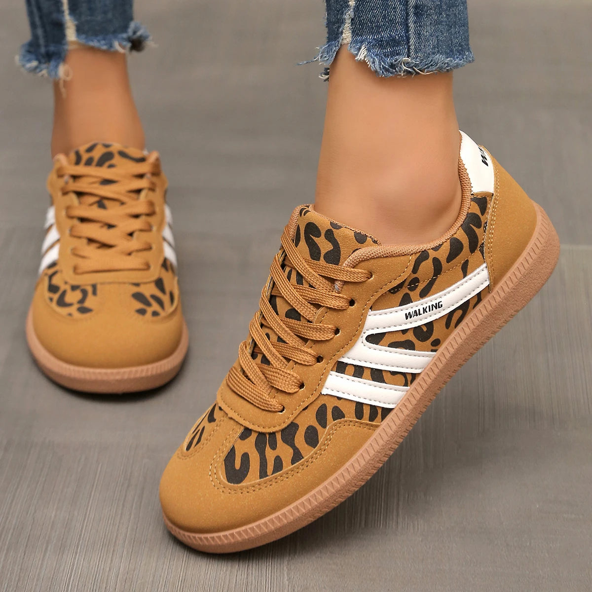 Women Sneakers 2025 Spring New Luxury Flat Loafers Comfortable Slip on Soft Lightweight Outdoor Shoes .
