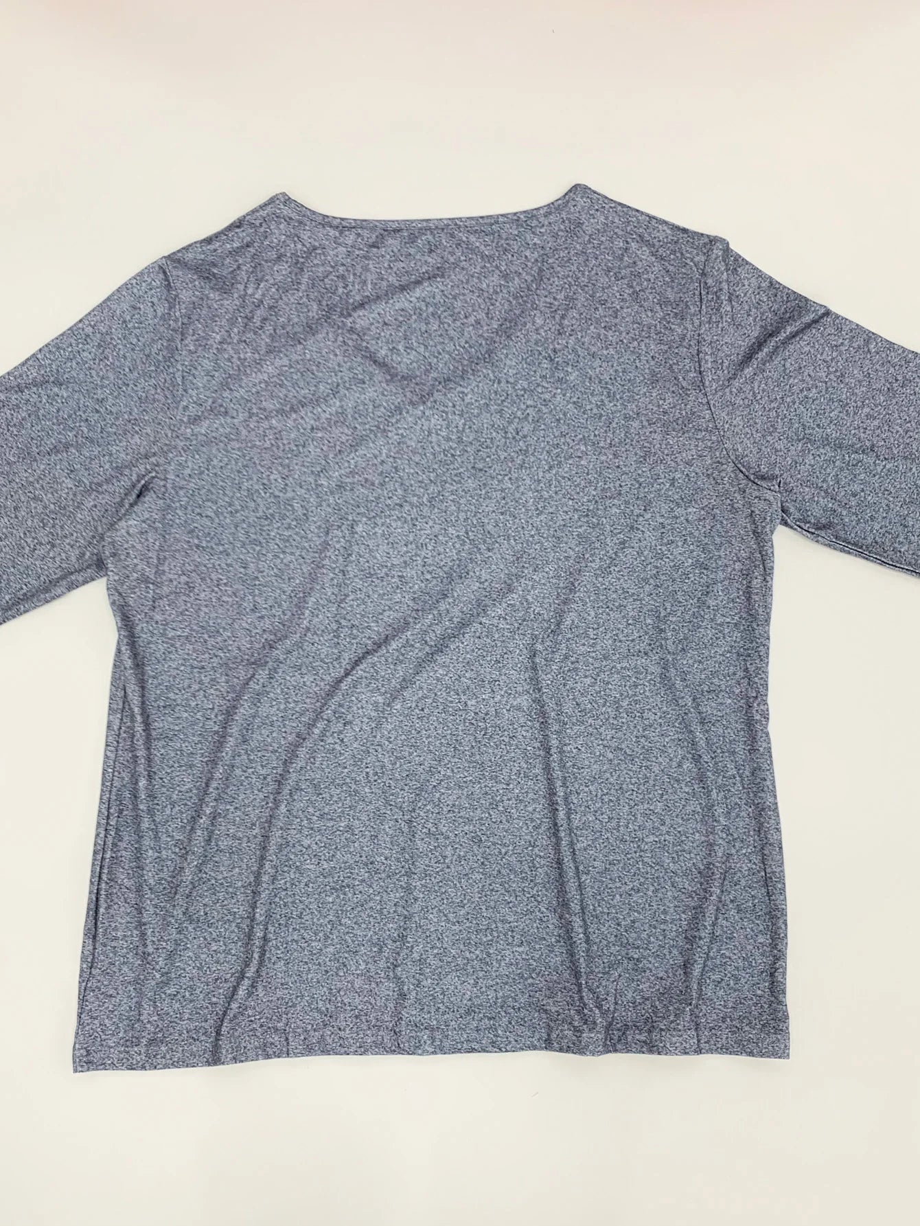 Plus size women's V-neck elegant casual style suitable for all seasons