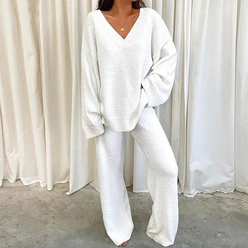 Women's Two-Piece Comfortable Casual V-Neck Long Sleeve Pullover And Pants.