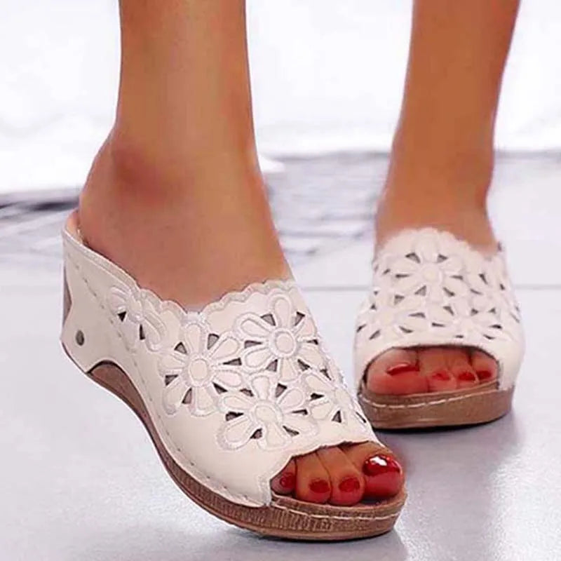 Women Sandals Summer Outdoor Walking Shoes Slip On Wedge Retro Sandal.  36-43