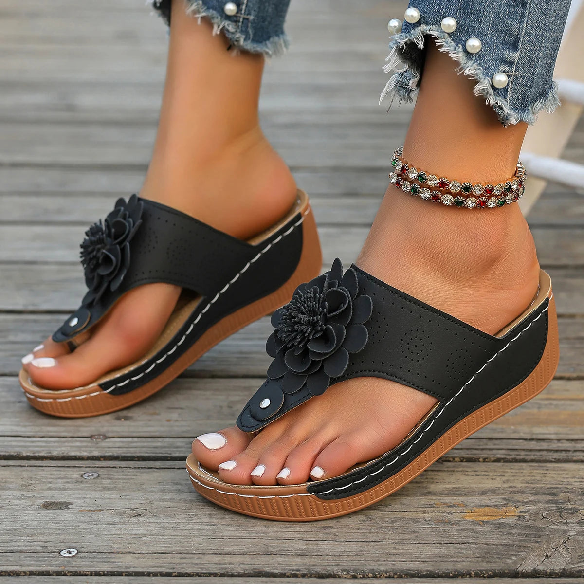 Platform Women 2025 Summer Clip Toe Wedge Sandal Light  Weight Thick Bottom.