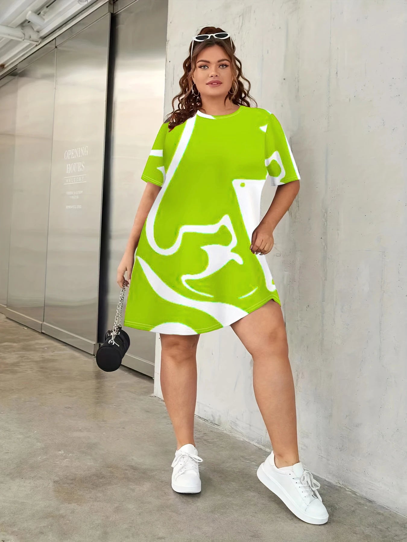 Plus Size Women's Casual Dress, Geometric Print Short Sleeve O-Neck Medium Elasticity
