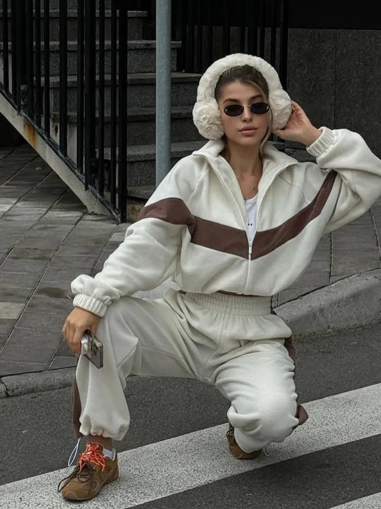 Women Autumn and Winter New Hoodie+pants Two-piece Set Fashionable Casual Sports Set .   S-XL